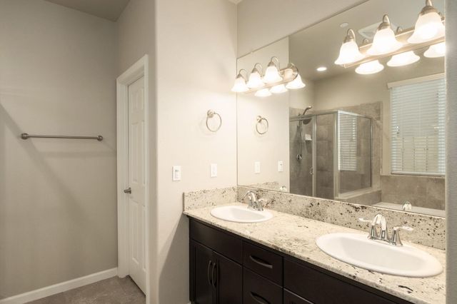 1565 N Kaweah Avenue, Clovis, CA 93619