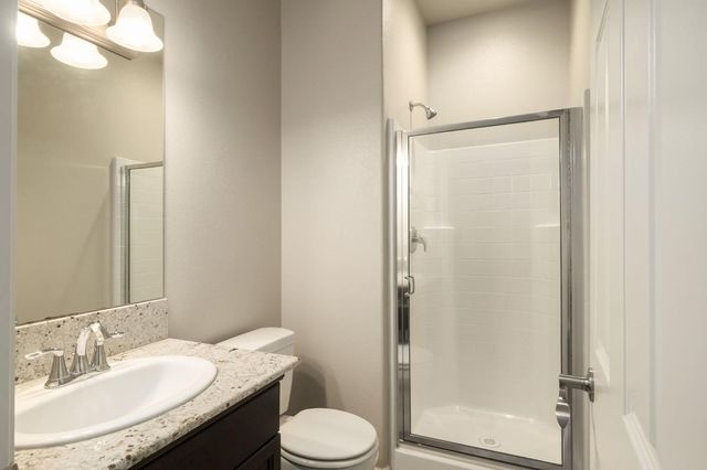 1565 N Kaweah Avenue, Clovis, CA 93619