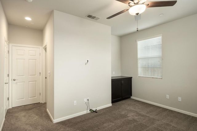 1565 N Kaweah Avenue, Clovis, CA 93619