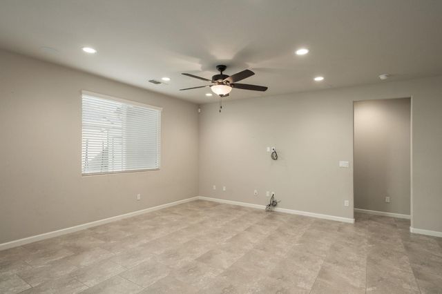 1565 N Kaweah Avenue, Clovis, CA 93619