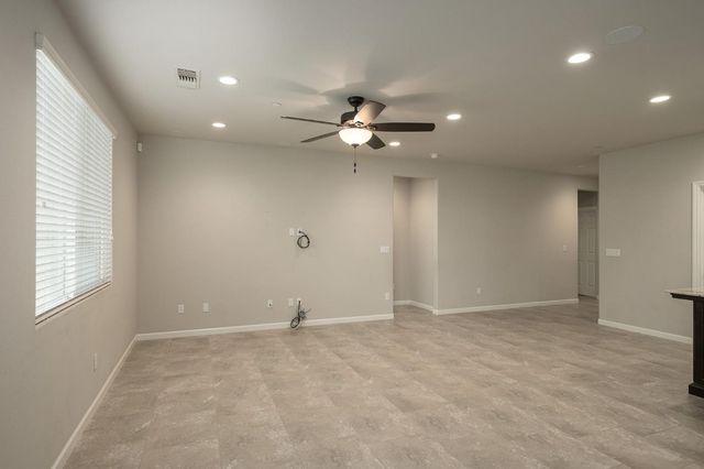 1565 N Kaweah Avenue, Clovis, CA 93619