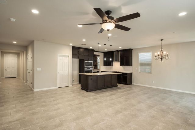 1565 N Kaweah Avenue, Clovis, CA 93619