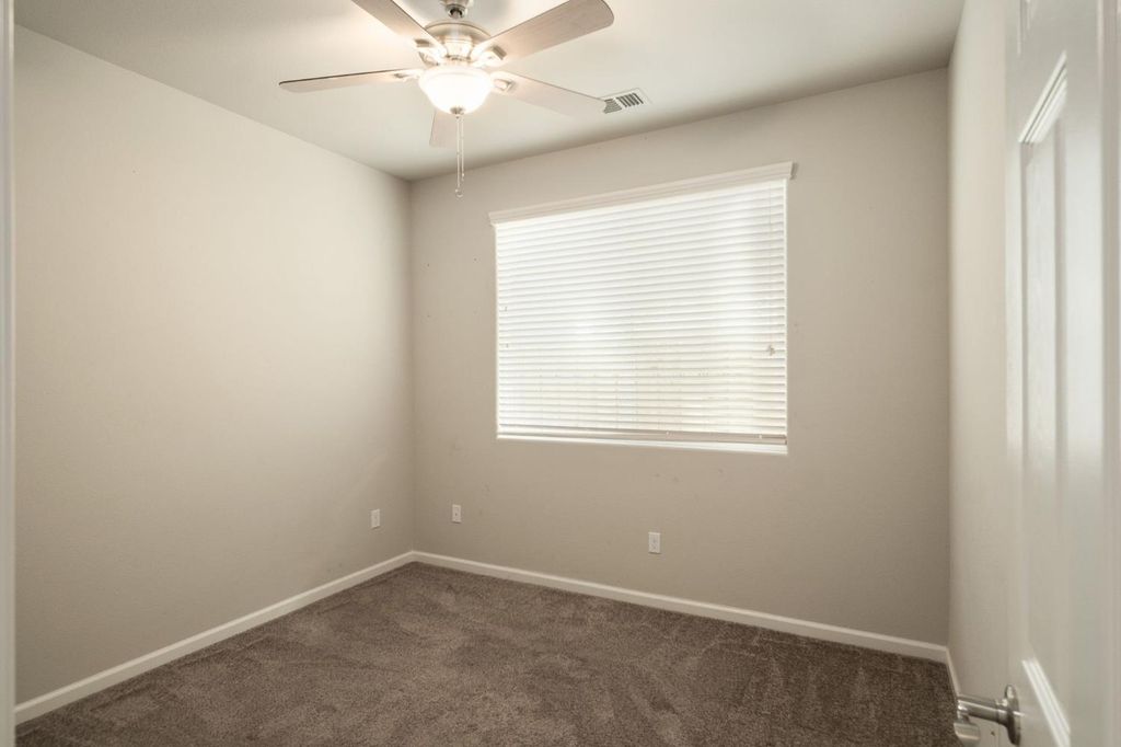 Image 22 of property listing at 1565 N Kaweah Avenue, Clovis, CA 93619