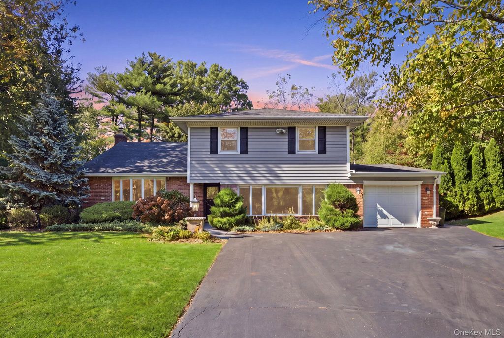 14 Fairway Drive, Great Neck, NY 11020 — exterior