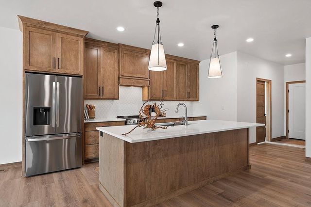 4001 ANTWERP AVENUE, Howard, WI 54313