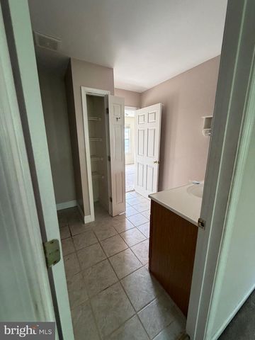 64 HIGHMEADOWS, Sicklerville, NJ 08081