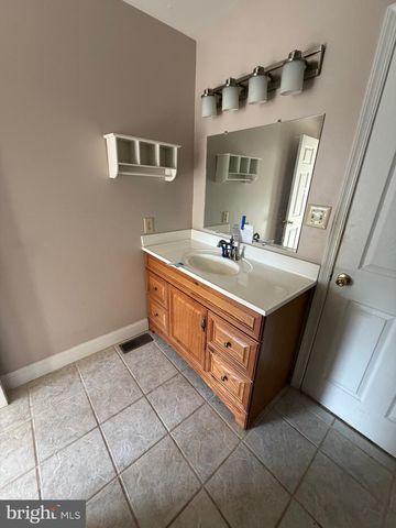 64 HIGHMEADOWS, Sicklerville, NJ 08081