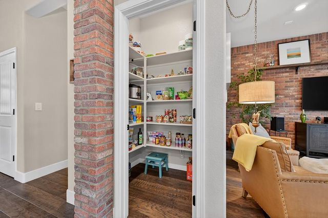 3900 Fenway Cir, Rocklin, CA 95677