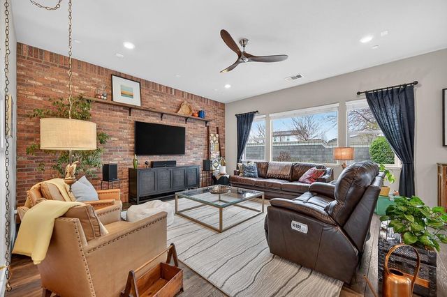 3900 Fenway Cir, Rocklin, CA 95677