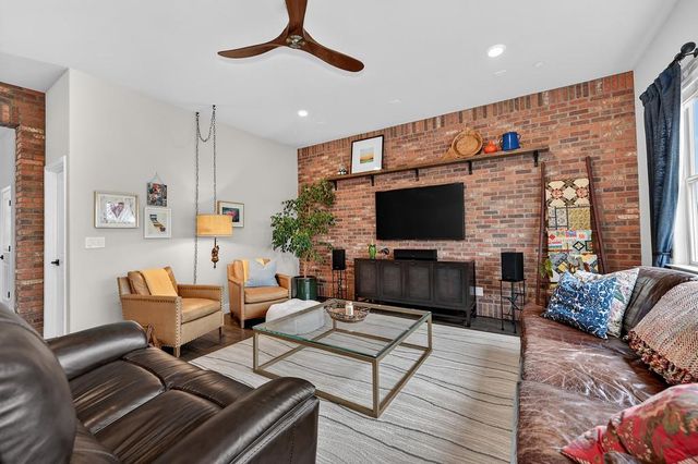 3900 Fenway Cir, Rocklin, CA 95677