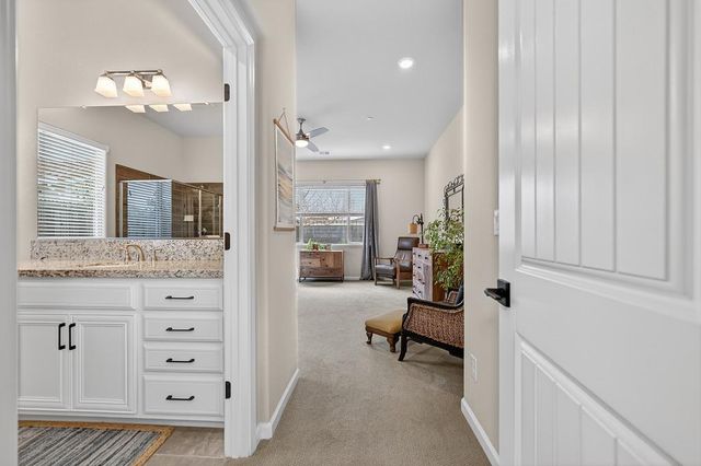 3900 Fenway Cir, Rocklin, CA 95677