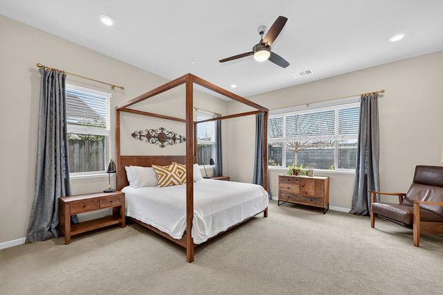 3900 Fenway Cir, Rocklin, CA 95677