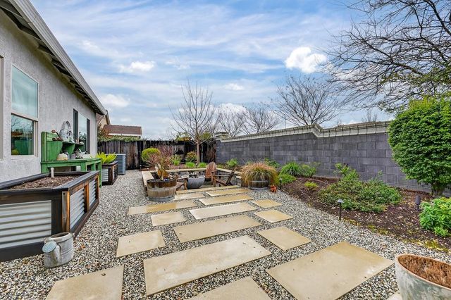 3900 Fenway Cir, Rocklin, CA 95677