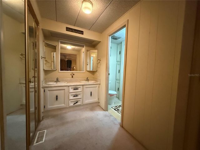 103 N TIMBER TRAIL, Wildwood, FL 34785