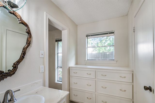 1902 Mossy Oak Street, Arlington, TX 76012