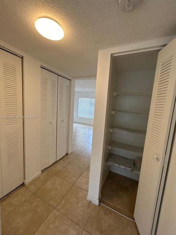 815 W Boynton Beach Blvd 5-103, Boynton Beach, FL 33426