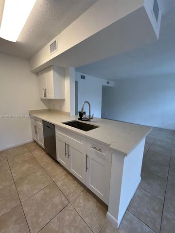 815 W Boynton Beach Blvd 5-103, Boynton Beach, FL 33426