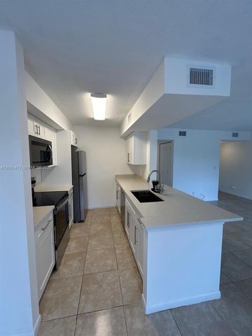 815 W Boynton Beach Blvd 5-103, Boynton Beach, FL 33426