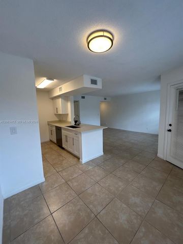815 W Boynton Beach Blvd 5-103, Boynton Beach, FL 33426