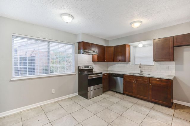 11511 Grapewood Court, Houston, TX 77089