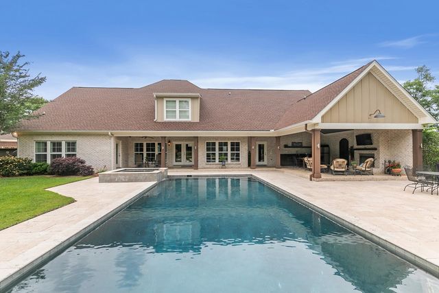 207 Orleans St., Dothan, AL 36303
