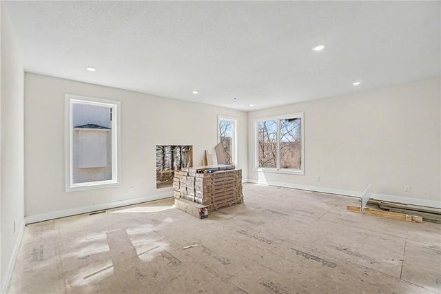 5516 NW Verlin Drive, Kansas City, MO 64152