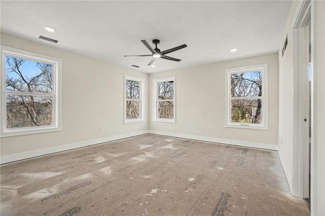 5516 NW Verlin Drive, Kansas City, MO 64152