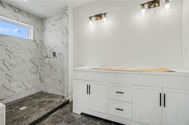 5516 NW Verlin Drive, Kansas City, MO 64152