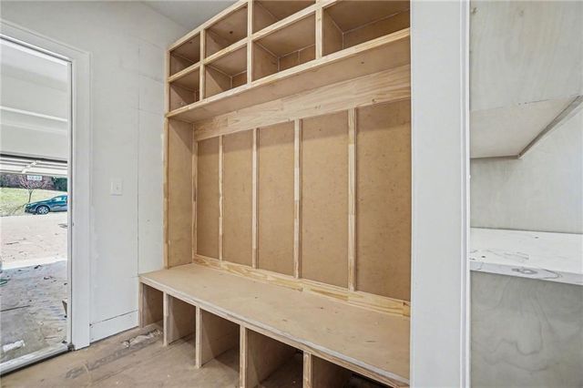 5516 NW Verlin Drive, Kansas City, MO 64152