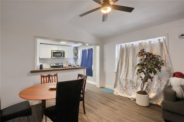 1510 Hiland Ave, Coraopolis, PA 15108