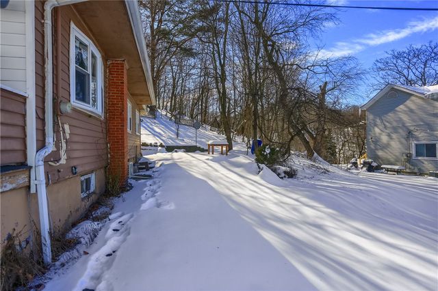 1510 Hiland Ave, Coraopolis, PA 15108