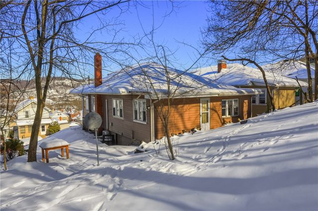 1510 Hiland Ave, Coraopolis, PA 15108