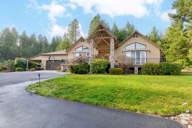 521 Seclusion Loop, Grants Pass, OR 97526