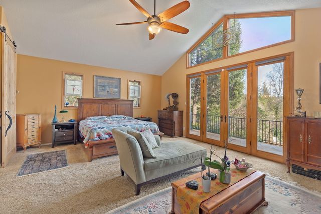 521 Seclusion Loop, Grants Pass, OR 97526