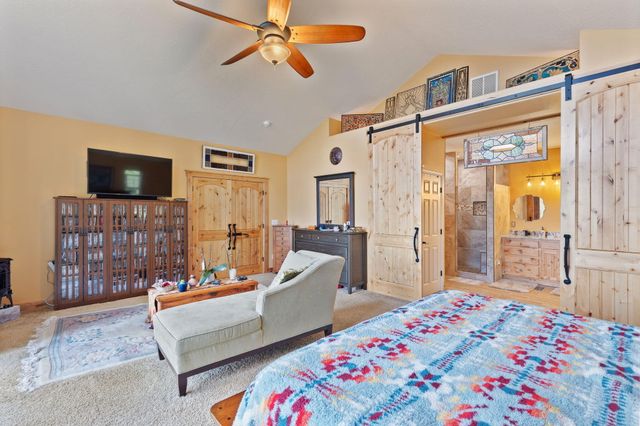 521 Seclusion Loop, Grants Pass, OR 97526