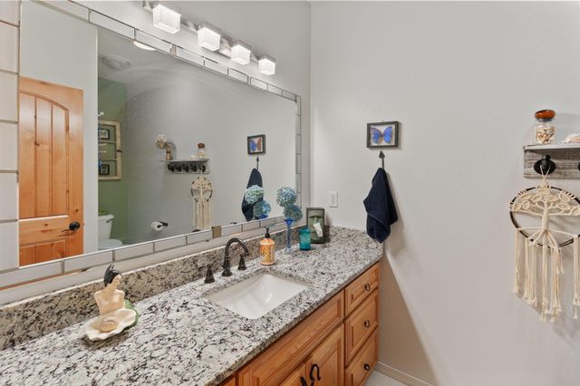 521 Seclusion Loop, Grants Pass, OR 97526