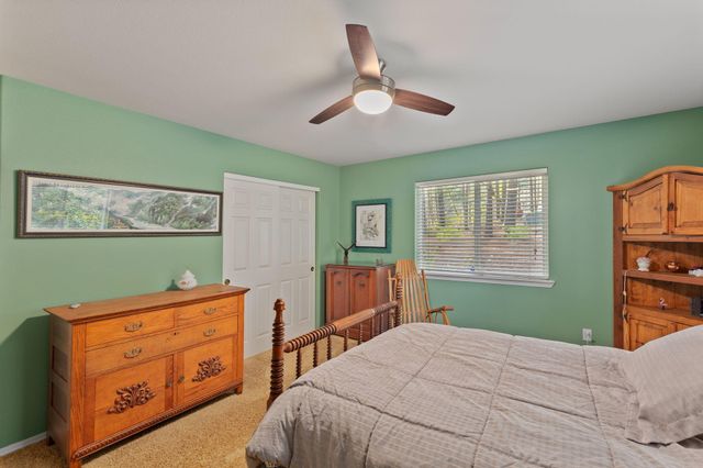 521 Seclusion Loop, Grants Pass, OR 97526