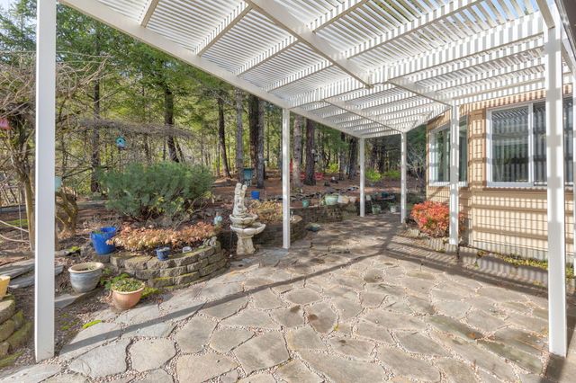 521 Seclusion Loop, Grants Pass, OR 97526