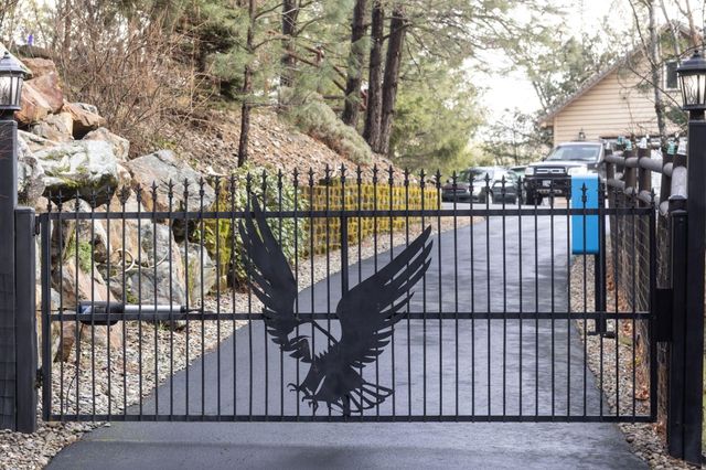 521 Seclusion Loop, Grants Pass, OR 97526