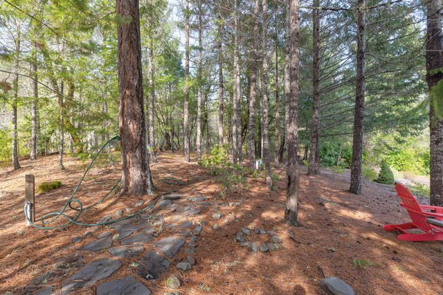 521 Seclusion Loop, Grants Pass, OR 97526