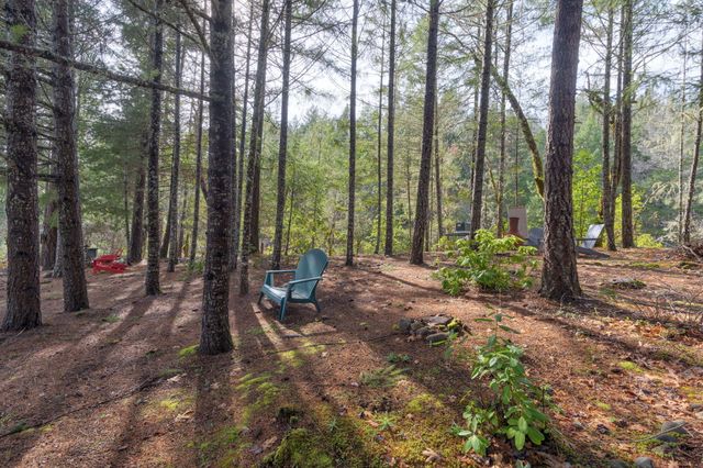 521 Seclusion Loop, Grants Pass, OR 97526