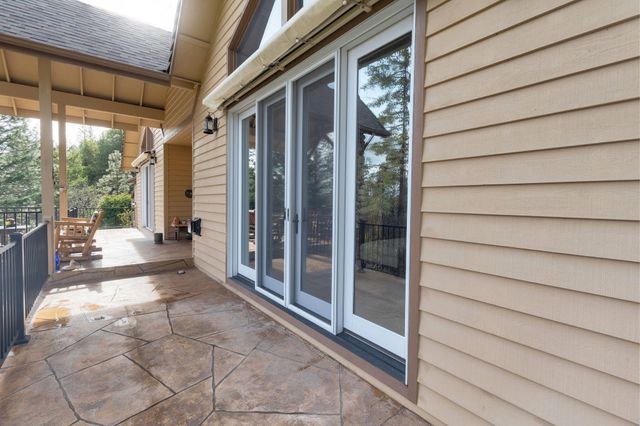 521 Seclusion Loop, Grants Pass, OR 97526