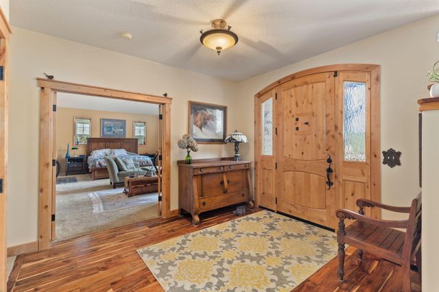 521 Seclusion Loop, Grants Pass, OR 97526