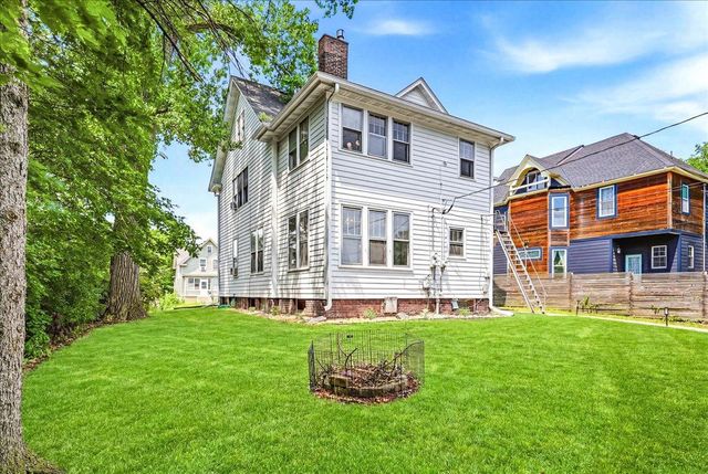 1070 Bradley Street, Saint Paul, MN 55130