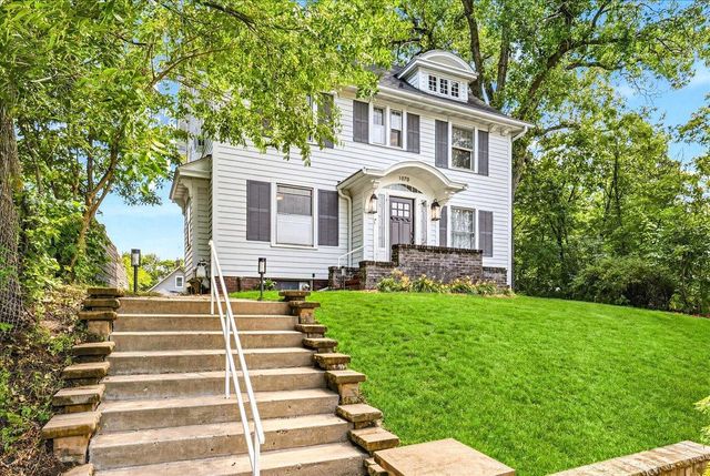 1070 Bradley Street, Saint Paul, MN 55130