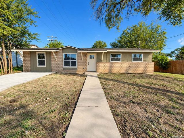 305 W AVIATION BLVD, Universal City, TX 78148
