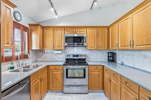 10752 126TH AVENUE, Largo, FL 33778