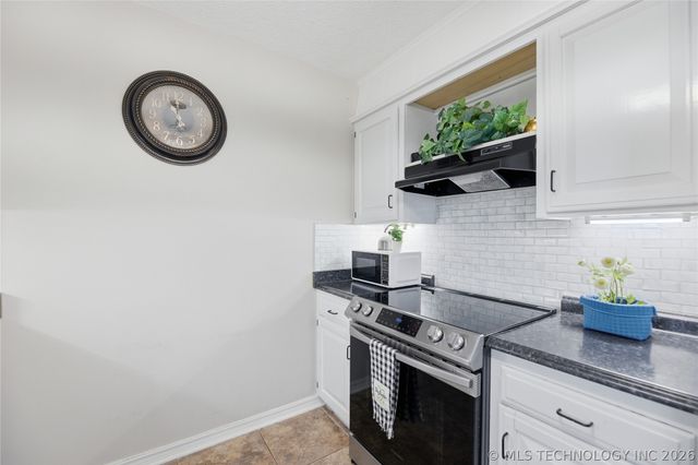 4908 Greenan Drive, Sand Springs, OK 74063