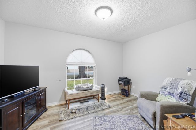 4908 Greenan Drive, Sand Springs, OK 74063