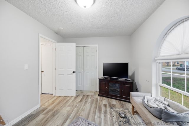 4908 Greenan Drive, Sand Springs, OK 74063